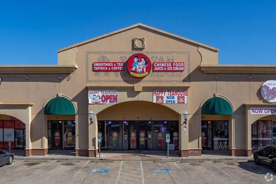More Photos Of 8050 Westheimer Rd, Houston Storefront For Sale
