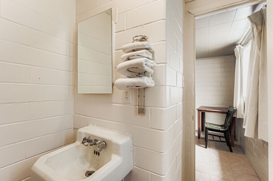 More Photos Of 9600 W Colfax Ave, Lakewood Hotel For Sale