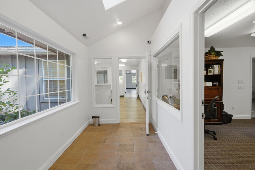 More Photos Of 440 Lower Grass Valley Rd, Nevada City Office For Sale