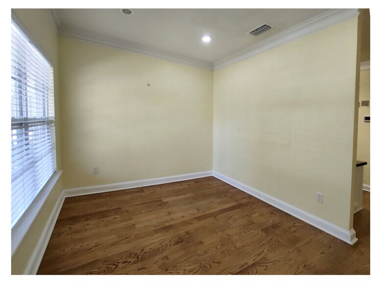 More Photos Of 250 John Knox Rd, Tallahassee Office For Lease