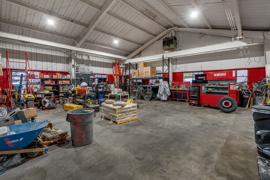 More Photos Of 2637 Saint Louis Ave, Signal Hill Warehouse For Sale