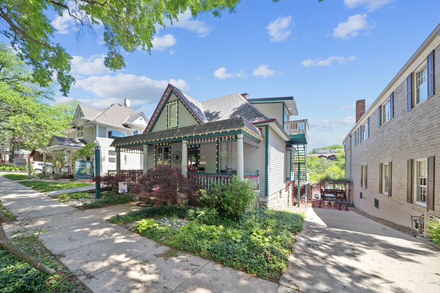 More Photos Of 405 Main St, Parkville Storefront Retail Office For Sale