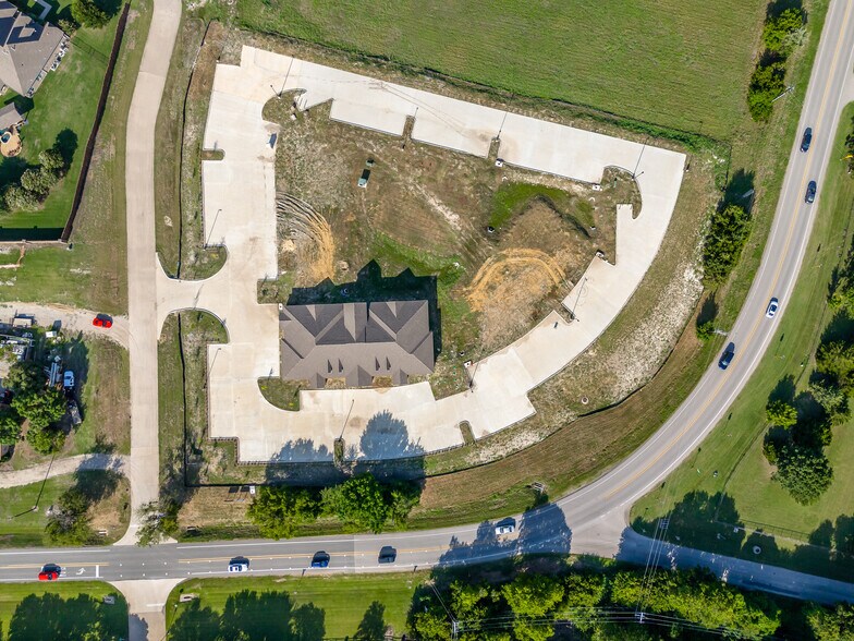 More Photos Of 2821 Jessica Ln, Lucas Office For Sale