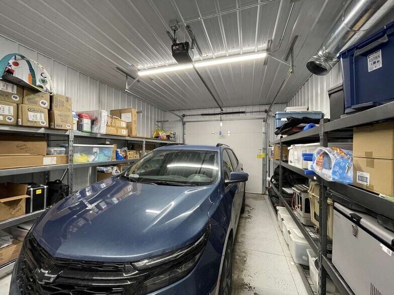More Photos Of 927 J St, Burwell Flex For Sale