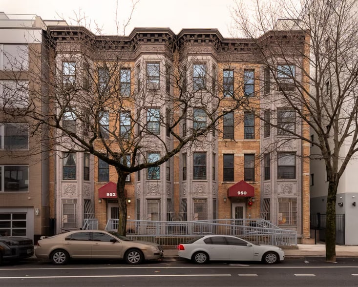 Primary Photo Of 950-952 Bergen St, Brooklyn Apartments For Sale