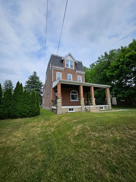 More Photos Of 1977 S 5th St, Allentown Office Residential For Sale