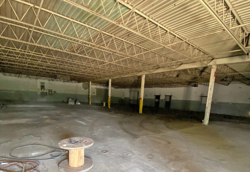 More Photos Of 22778 Globe Ave, Warren Warehouse For Sale