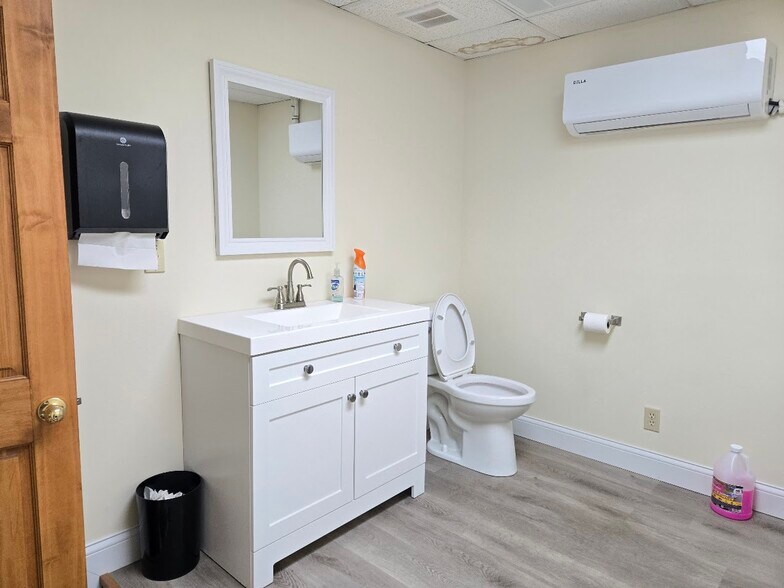 More Photos Of 111 E 5th St, Mound Valley Industrial For Sale