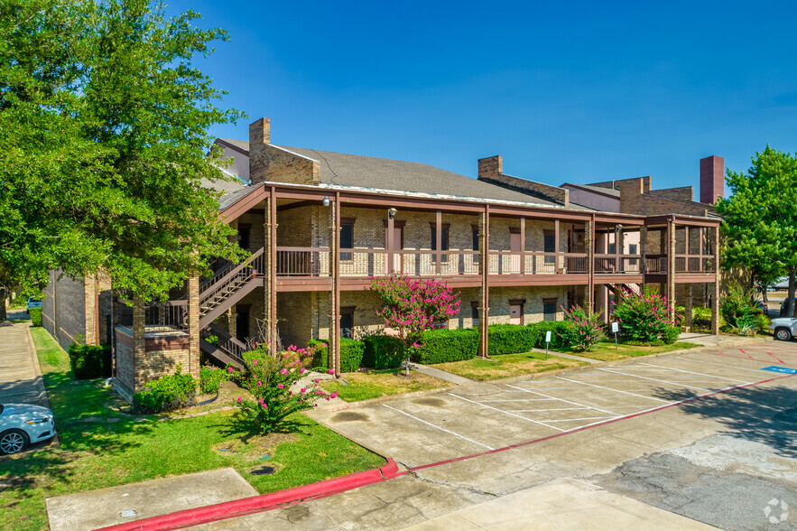 Primary Photo Of 350 Oaks Trl, Garland Office For Lease