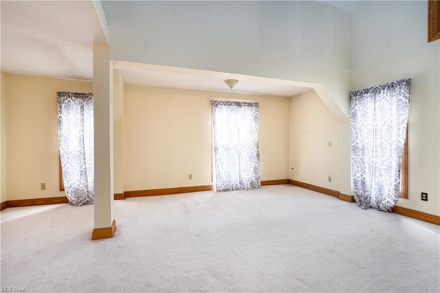 More Photos Of 15355 Old Lincoln Way, Dalton Light Manufacturing For Sale