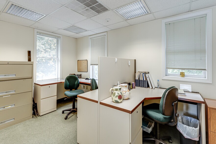 More Photos Of 221 S Main St, Flemington Office For Lease