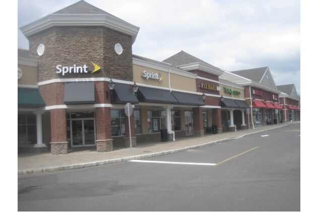 More Photos Of 351-365 N County Line Rd, Jackson Freestanding For Lease