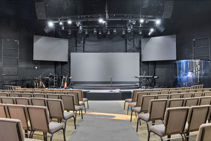 More Photos Of 17180 Soledad Canyon Rd, Canyon Country Religious Facility For Sale