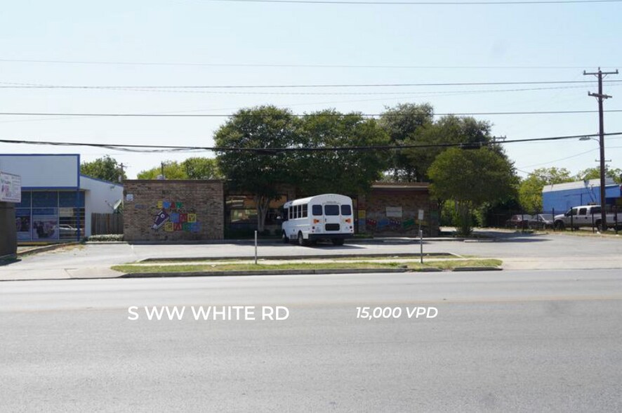 More Photos Of 903 S WW White Rd, San Antonio Loft Creative Space For Sale