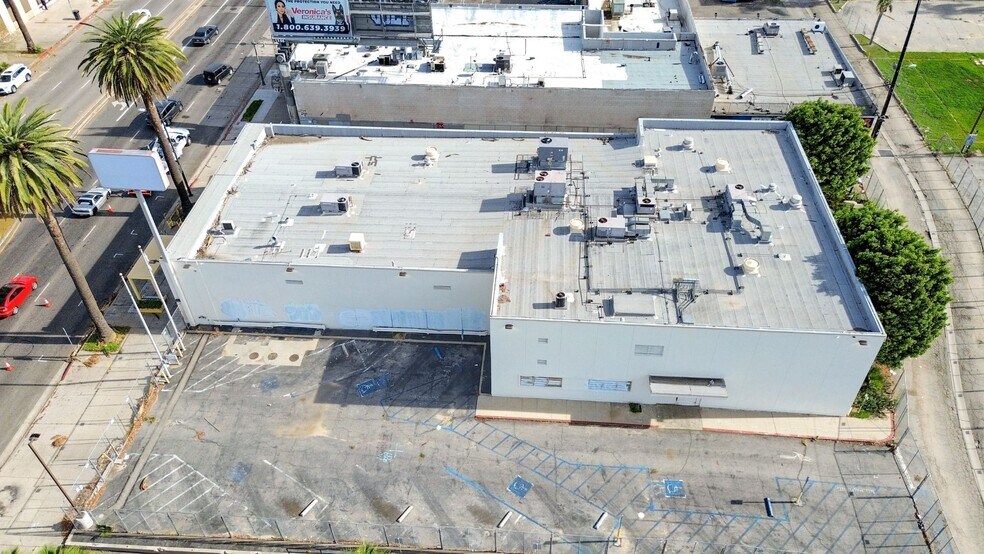 More Photos Of 18120 Sherman Way, Reseda Land For Sale