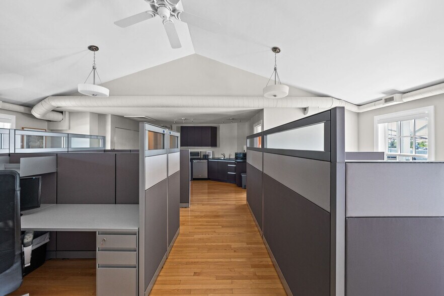 More Photos Of 5550 Manotick Main St, Ottawa Office Residential For Sale