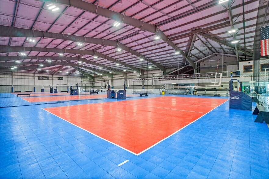 More Photos Of 10850 W Laraway Rd, Frankfort General Retail For Lease