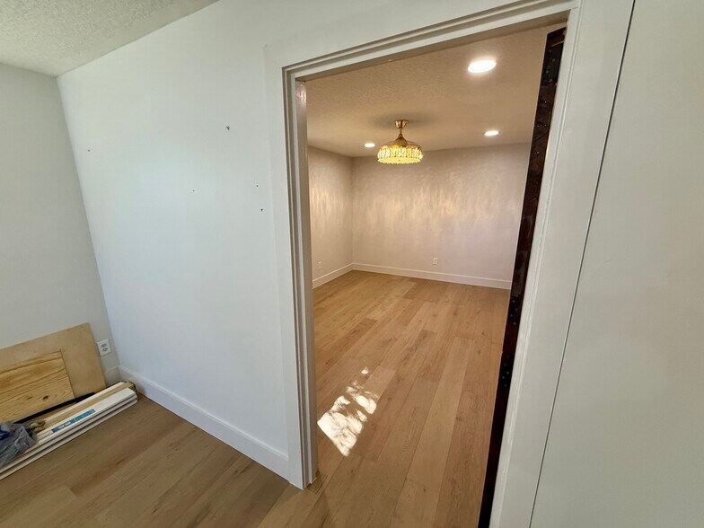 More Photos Of 1853 S 8th St, Amelia Island Freestanding For Lease