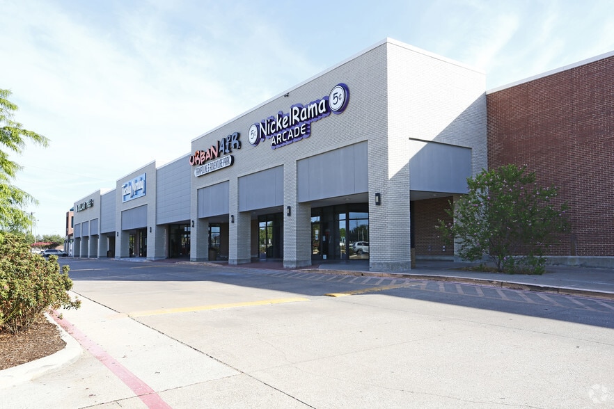 More Photos Of 3046 Lavon Dr, Garland General Retail For Lease