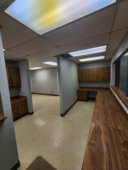 More Photos Of 15055 East Fwy, Channelview Medical For Lease