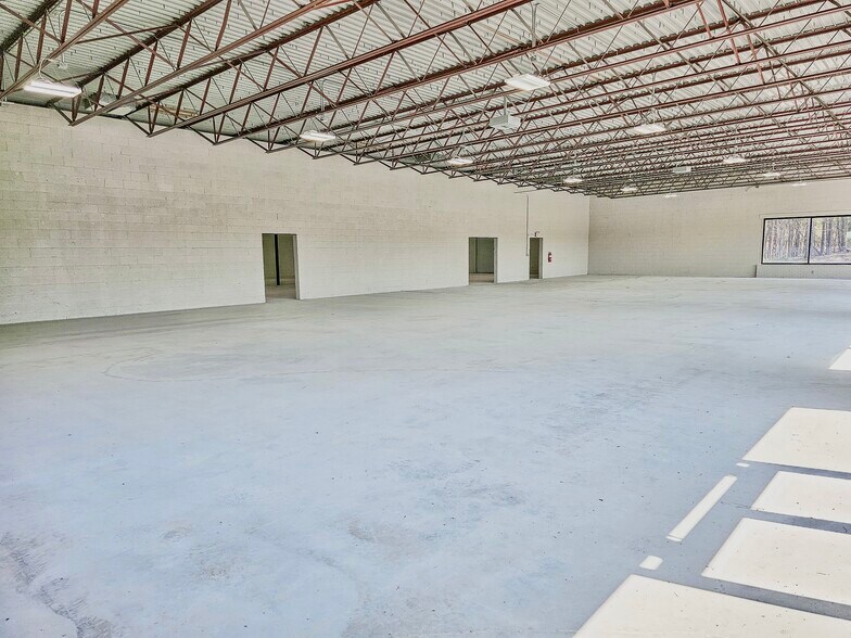 More Photos Of 1120 N Blairs Bridge Rd, Lithia Springs Showroom For Sale