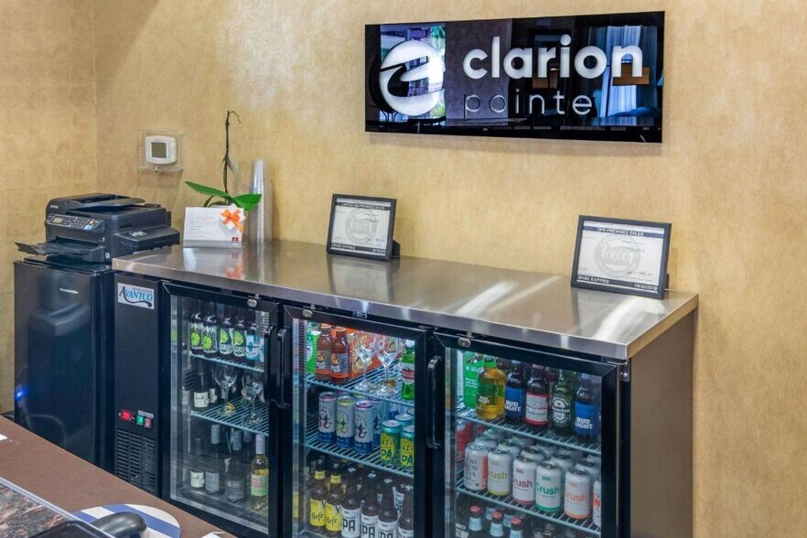 More Photos Of 1501 S Pacific Hwy, Medford Hotel For Sale