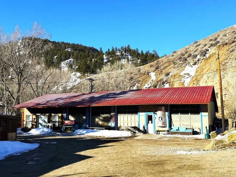 More Photos Of 173 S Gunnison Ave, Lake City Restaurant For Sale
