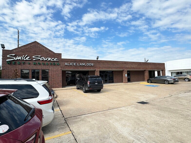 More Photos Of 15300 Westheimer Rd, Houston Unknown For Lease