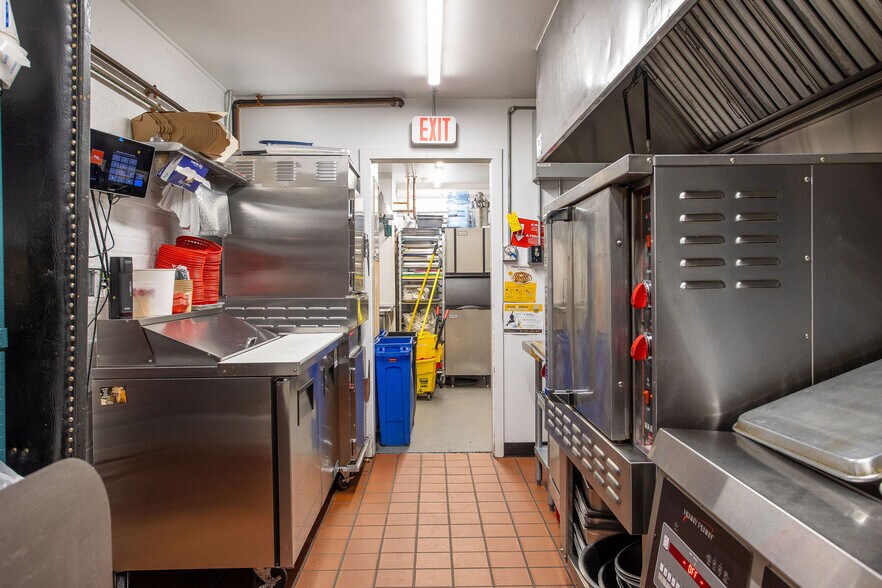 More Photos Of 264 Hillsdale Rd, Egremont Sports And Entertainment For Sale