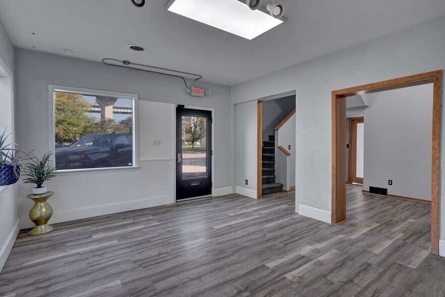 More Photos Of 1026 State St, Port Huron Freestanding For Sale
