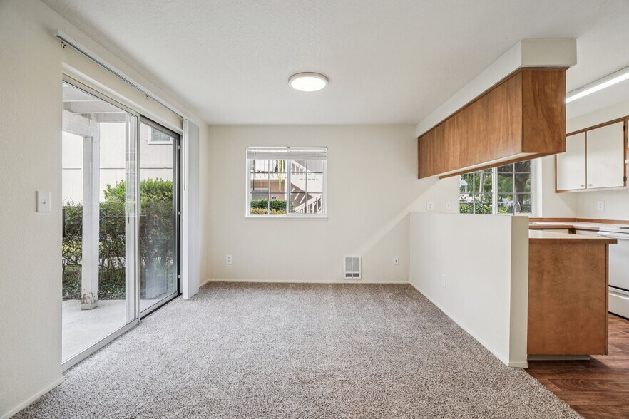 More Photos Of 2404 SE 161st Ct, Vancouver Apartments For Sale