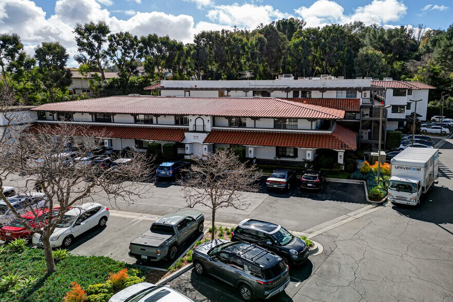 More Photos Of 25550 Hawthorne Blvd, Torrance Medical For Lease
