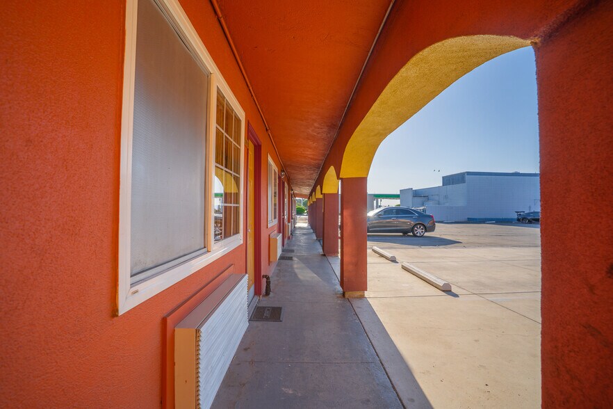 More Photos Of 839 W Pacheco Blvd, Los Banos Hotel For Sale