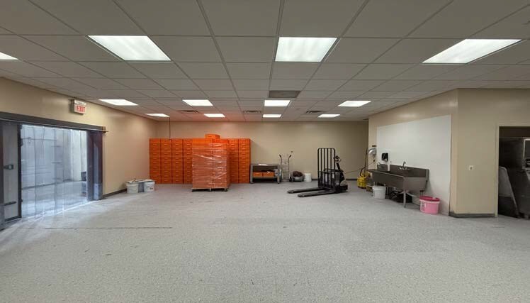 More Photos Of 300 Cox St, Roselle Manufacturing For Sale