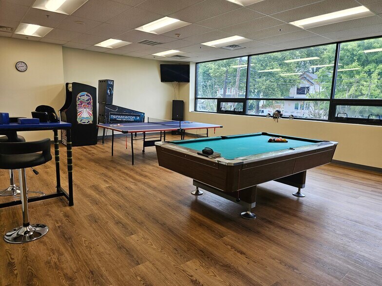 More Photos Of 38 Oakdene Ave, Teaneck Schools For Lease