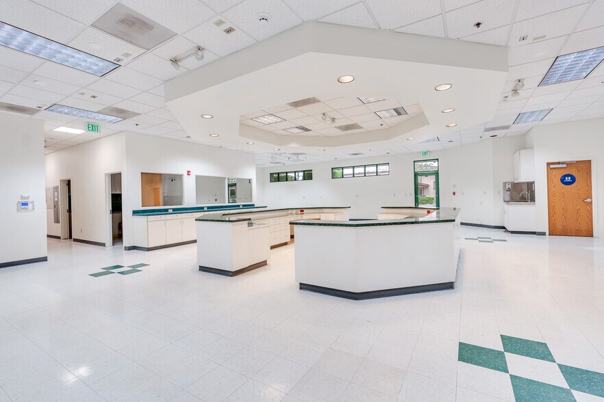 More Photos Of 222 I St, Los Banos Office For Lease