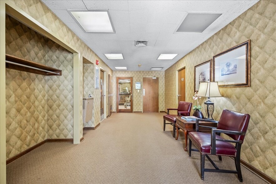 More Photos Of 111 W Commerce St, Lewisburg Bank For Sale