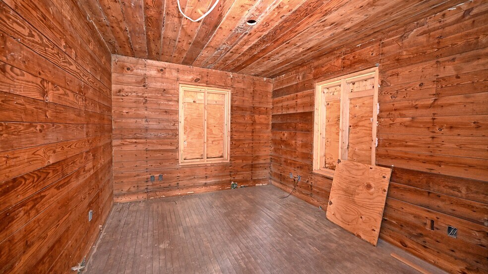 More Photos Of 400 S. Broad Street St, Saint Jo Land For Sale