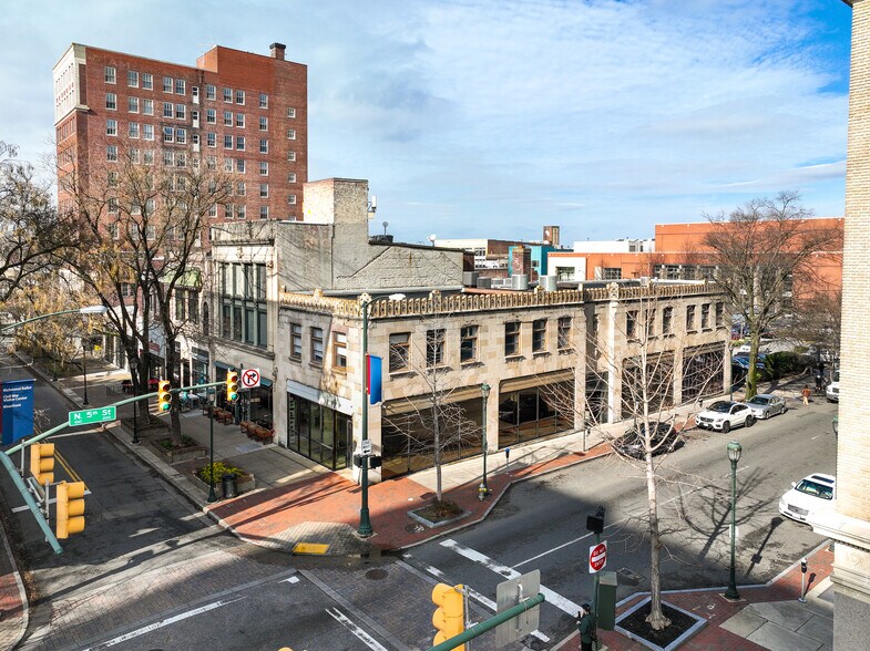 More Photos Of 424 E Grace St, Richmond Bank For Lease