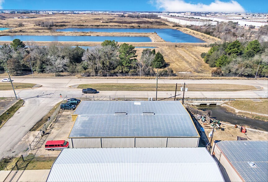 More Photos Of 6040 N Gessner Rd, Houston Light Distribution For Lease