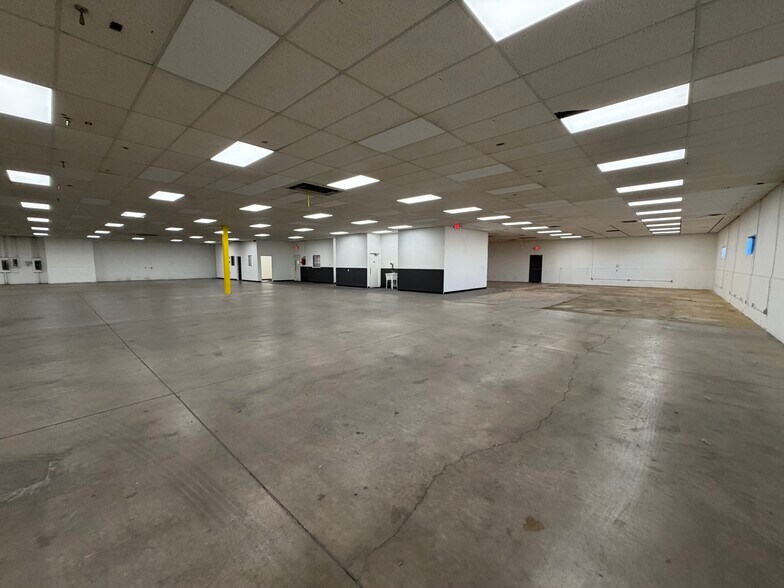 More Photos Of 3439 S 40th St, Phoenix Industrial For Lease