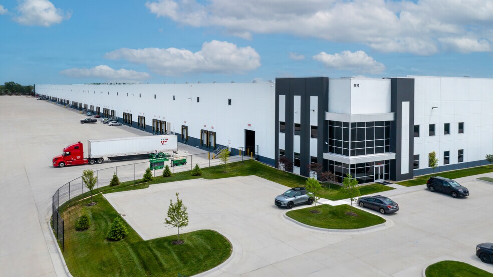 More Photos Of 5635 N Graham Rd, Whiteland Manufacturing For Lease