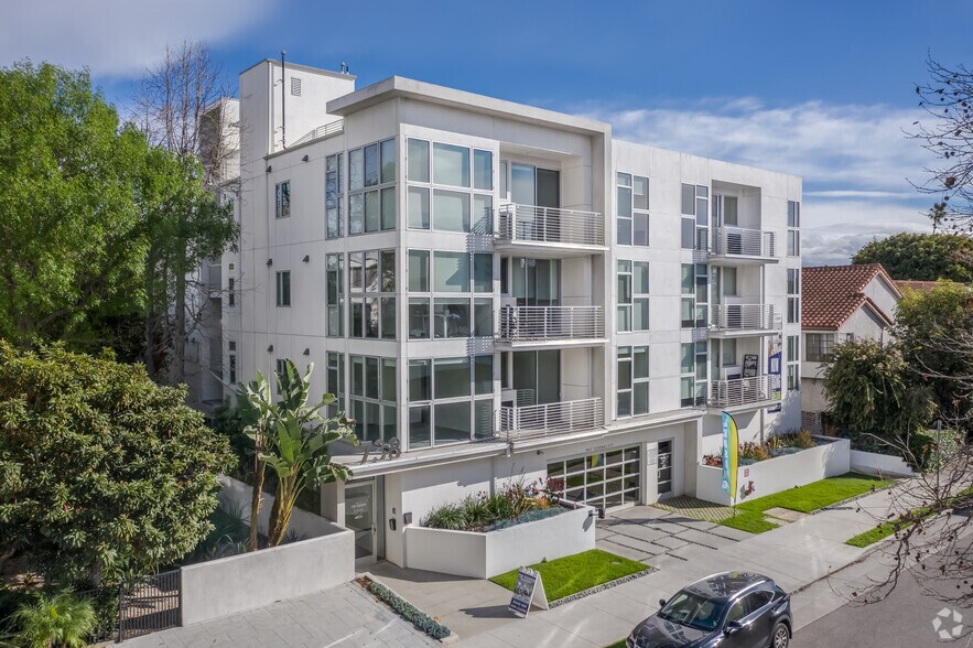 More Photos Of 738 S Ogden Dr, Los Angeles Apartments For Sale