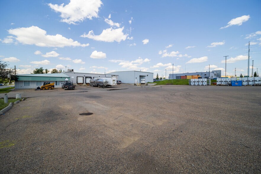More Photos Of 9750 35th Ave NW, Edmonton Warehouse For Lease