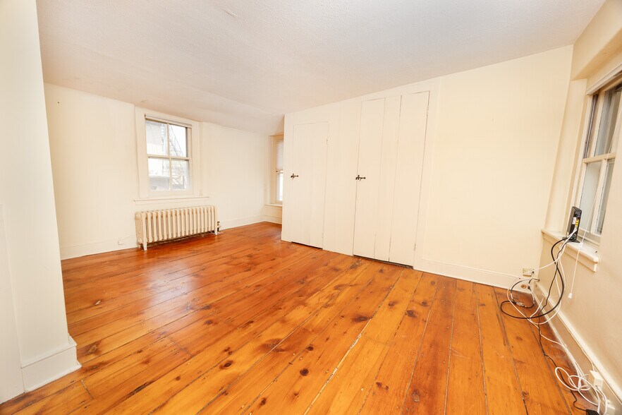 More Photos Of 69 E Oakland Ave, Doylestown Office For Sale