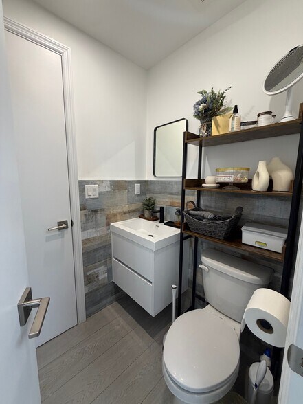 More Photos Of 3915 Flatlands Ave, Brooklyn Office For Lease