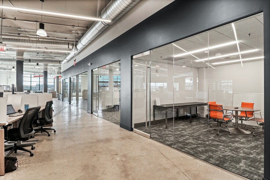 More Photos Of 705 Edgewood St NE, Washington Flex For Lease