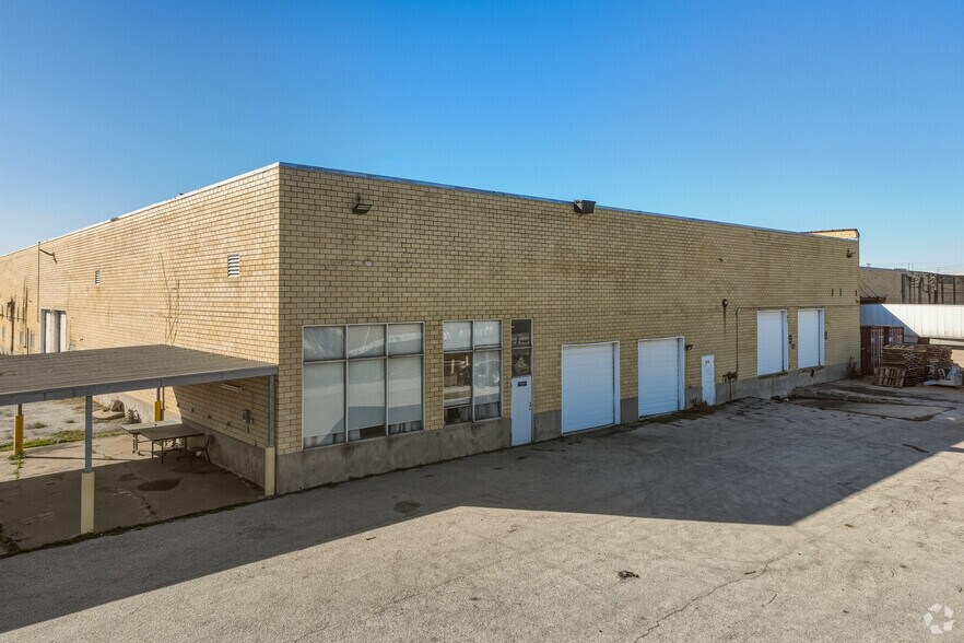 More Photos Of 2830 Produce Row, Houston Manufacturing For Lease