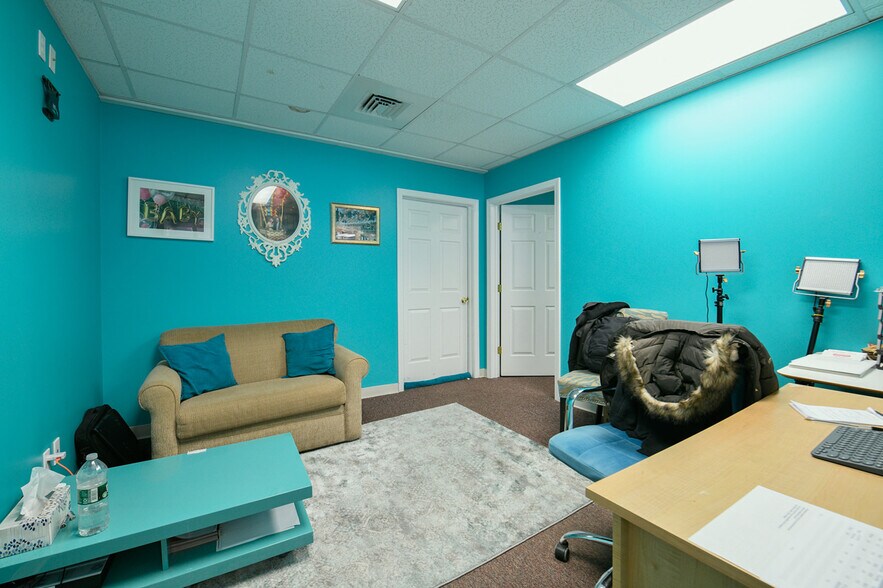 More Photos Of 570-572 Boston Post Rd, Milford Storefront Retail Office For Sale