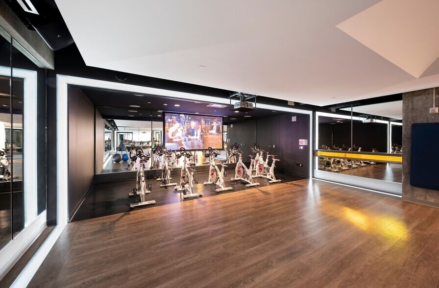 More Photos Of 111 W Saint John St, San Jose Unknown For Lease